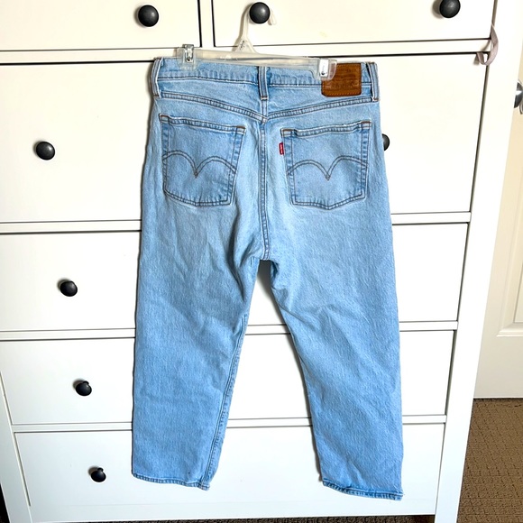 Levi’s light wash wedgie straight leg size 28 - Picture 2 of 4